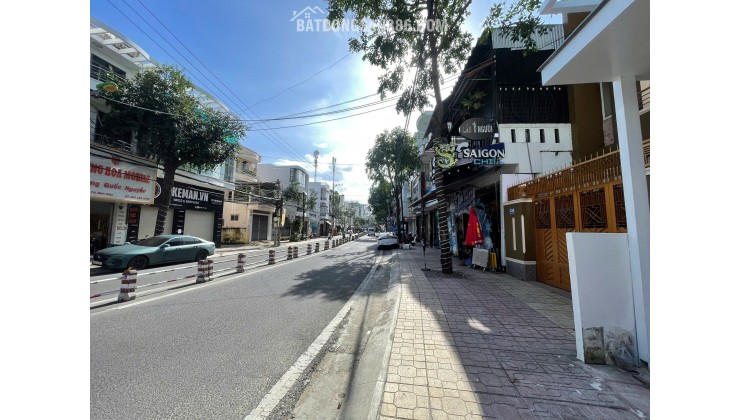 NHÀ NGAY KHU PHỐ TÂY NHA TRANG KINH DOANH SÀM UẤT SÃN DONG TIỀN CHO THUÊ